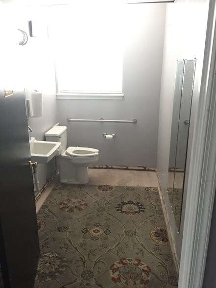 More Photos Of 28 Liberty St, Westminster Apartments For Lease