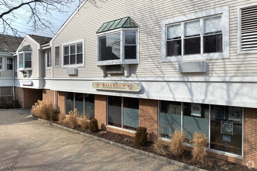 More Photos Of 300-310 Happ Rd, Northfield Unknown For Lease