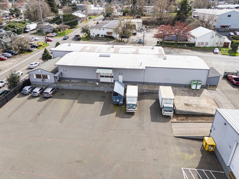 More Photos Of 5301-5303 NE 105th Ave, Portland Unknown For Lease