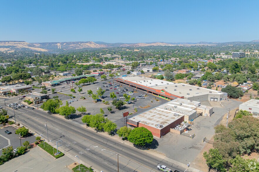 More Photos Of 1815-1985 Oro Dam Blvd E, Oroville Department Store For Sale