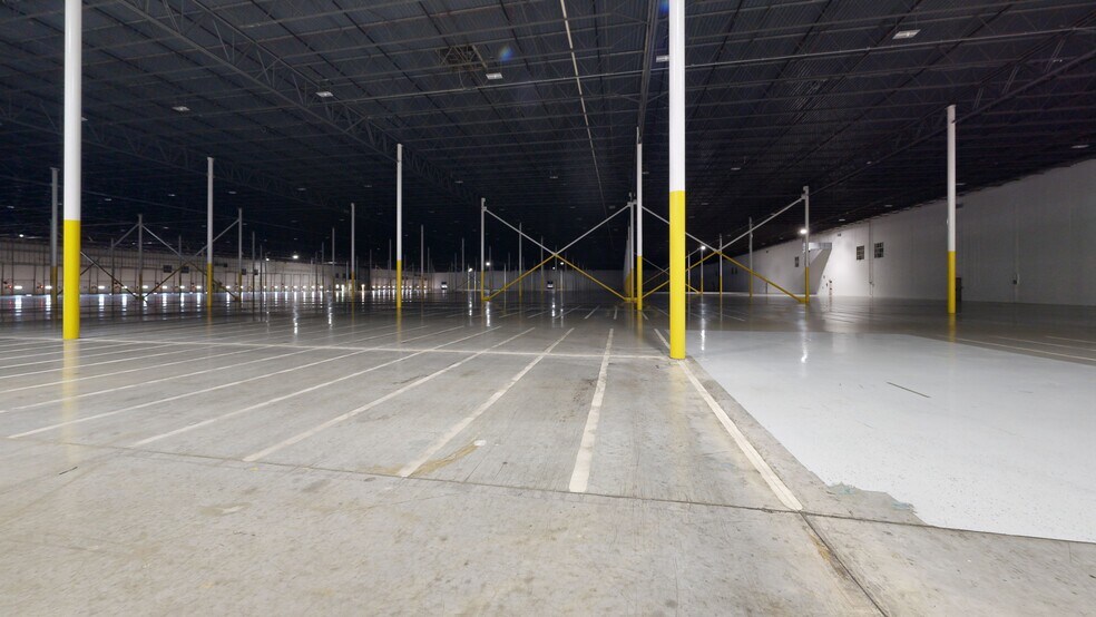 More Photos Of 2380 Sullivan Rd, Aurora Manufacturing For Lease