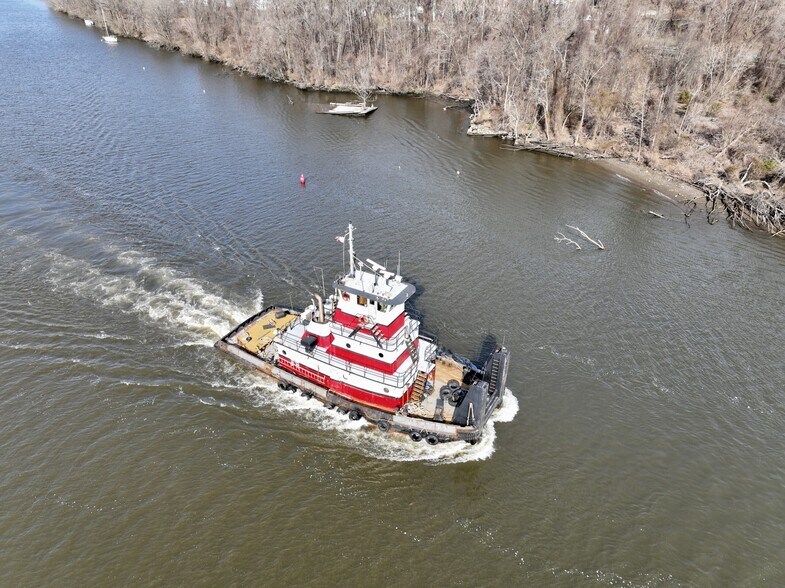 More Photos Of 140 First St, Connelly Marina For Sale