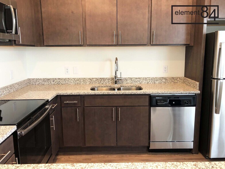 More Photos Of 1482 S 84th St, West Allis Apartments For Lease