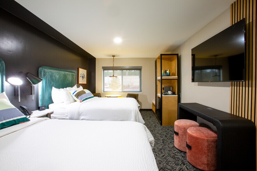 More Photos Of 2735 S Woodlands Village Blvd, Flagstaff Hotel For Sale