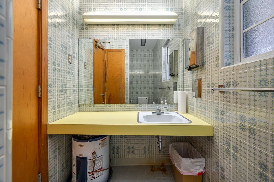 More Photos Of 510 E Parker St, Bartow Office For Sale