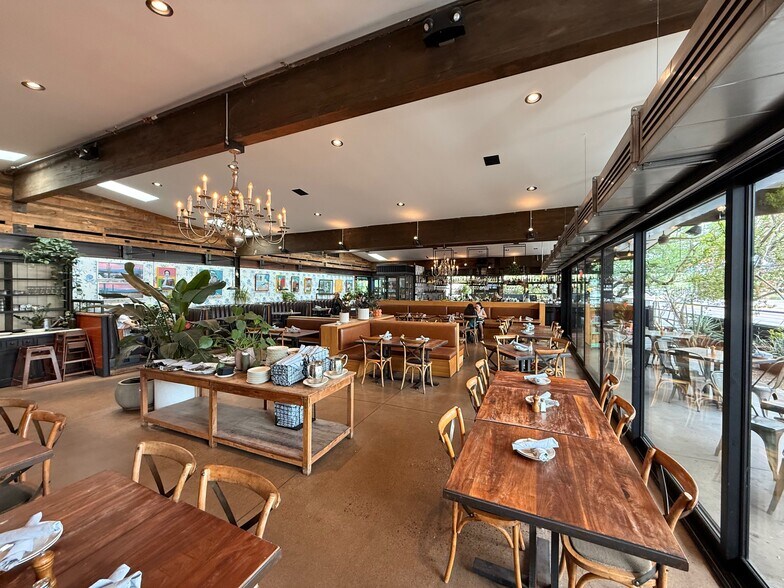 More Photos Of 300 W Camelback Rd, Phoenix Storefront Retail Office For Sale