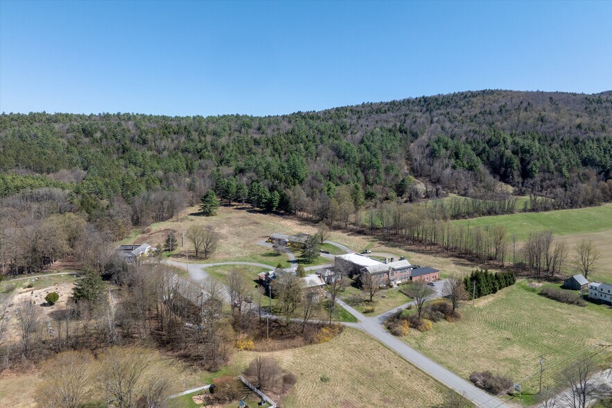 More Photos Of 25 Warner Center Rd, Saxtons River Apartments For Sale