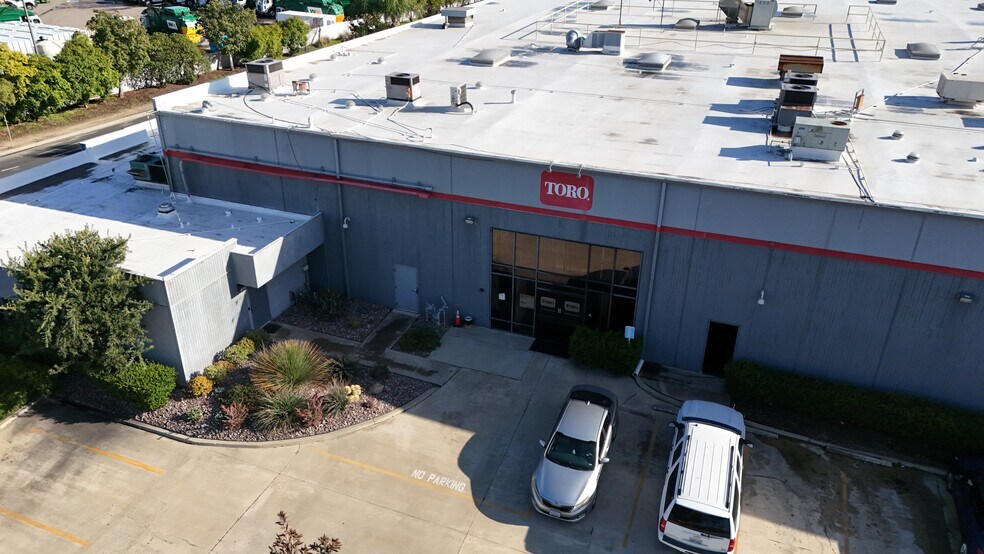 More Photos Of 1588 N Marshall Ave, El Cajon Manufacturing For Sale