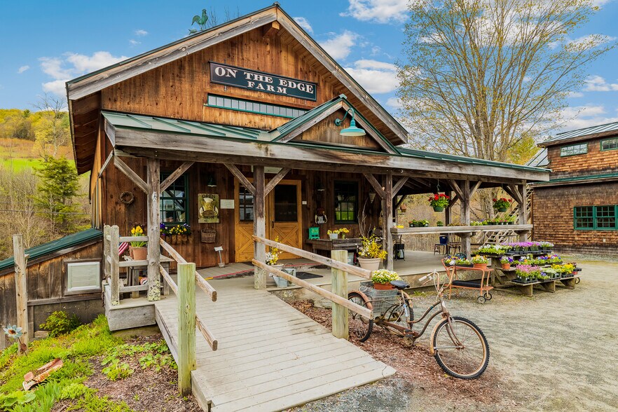 More Photos Of 49 Vermont 12, Pomfret General Retail For Sale