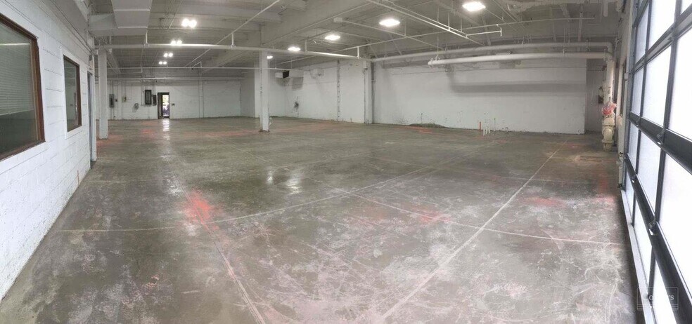 More Photos Of 357 Washington St, Chardon Manufacturing For Lease