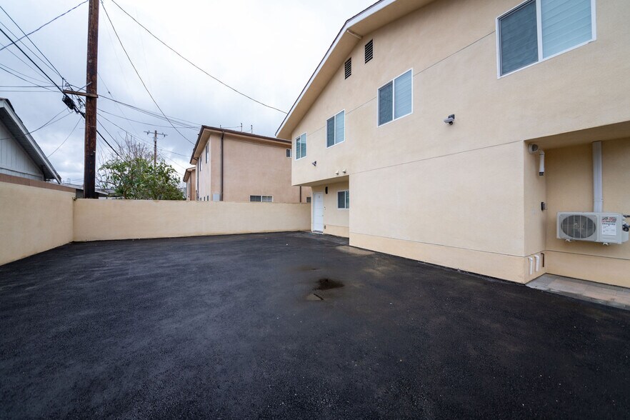 More Photos Of 11315 Tiara St, North Hollywood Apartments For Sale