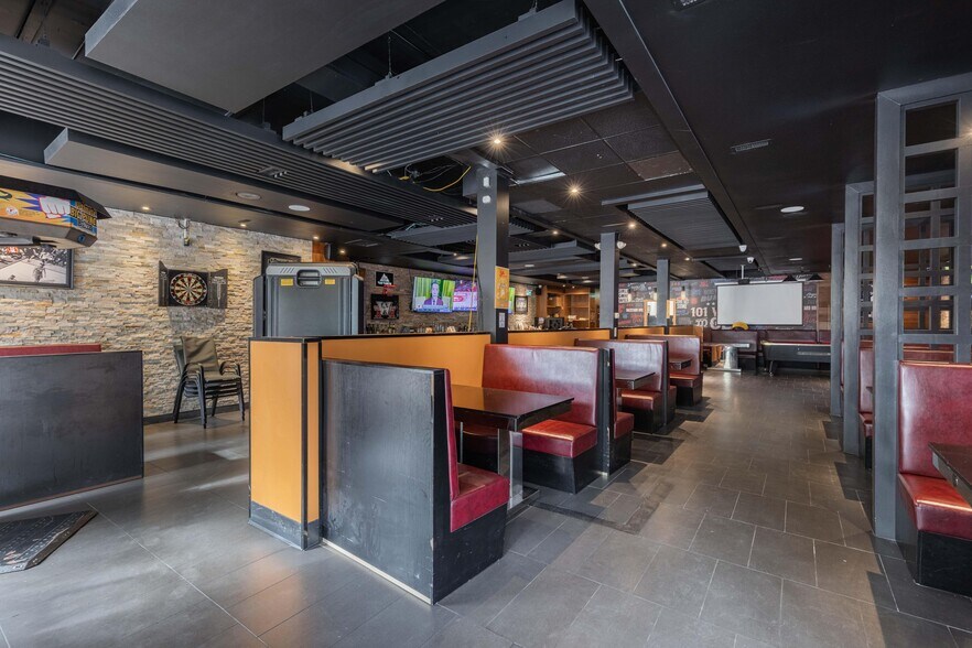 More Photos Of 233-239 St Paul St, St Catharines Multifamily For Sale