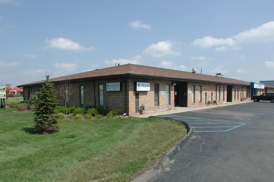 Primary Photo Of 9301-9339 Middlebelt Rd, Romulus Office For Lease