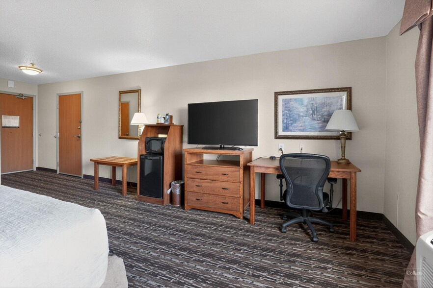 More Photos Of 202 Fairview Dr, Monaca Hotel For Sale