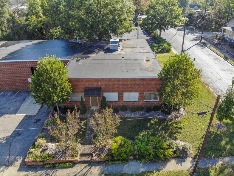 More Photos Of 902-904 Cleveland St, Durham Flex For Lease