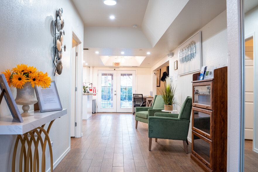 More Photos Of 14030 N El Pueblo Blvd, Fountain Hills Assisted Living For Sale