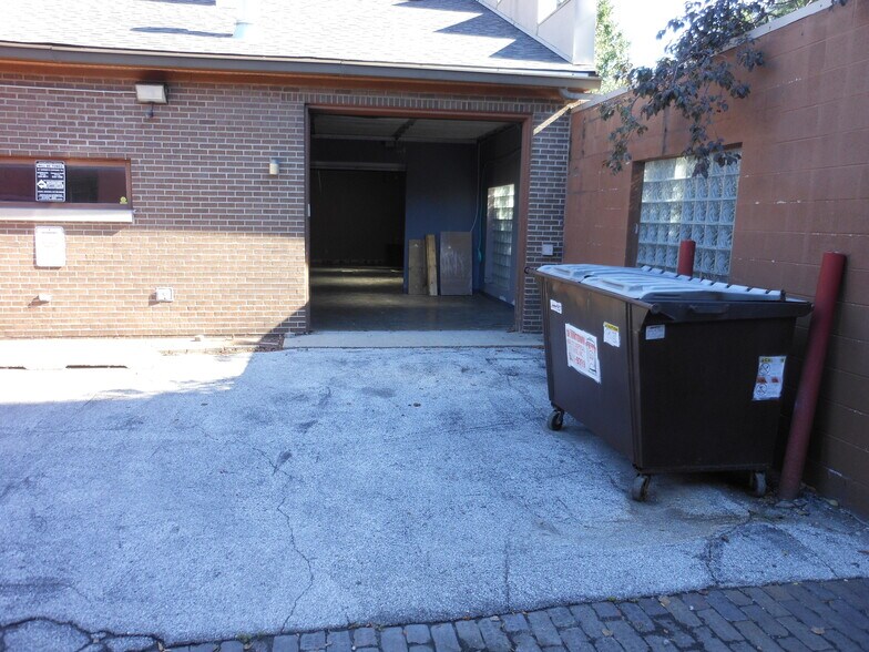 More Photos Of 643 Massachusetts Ave, Indianapolis Storefront For Lease