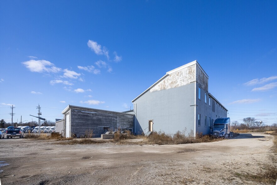 More Photos Of 406 N Union St, Dwight Truck Terminal For Sale