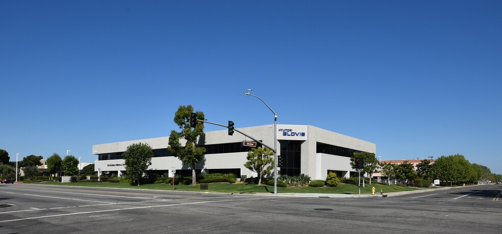 Primary Photo Of 17305 Von Karman Ave, Irvine Medical For Lease