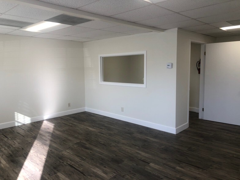 More Photos Of 333 Shipyard Way, Newport Beach Storefront Retail Office For Lease