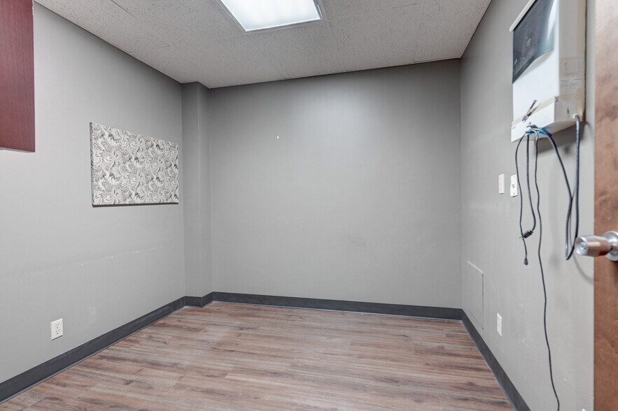 More Photos Of 3100 S Elm Pl, Broken Arrow Medical For Lease