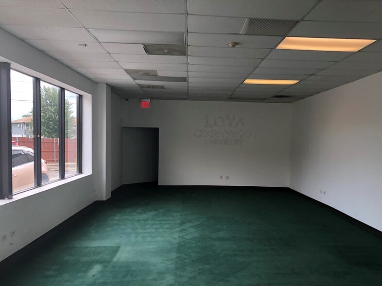 More Photos Of 8727-8735 S Cicero Ave, Hometown Unknown For Lease