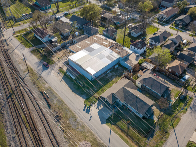 More Photos Of 119 Oldham St, Houston Warehouse For Sale