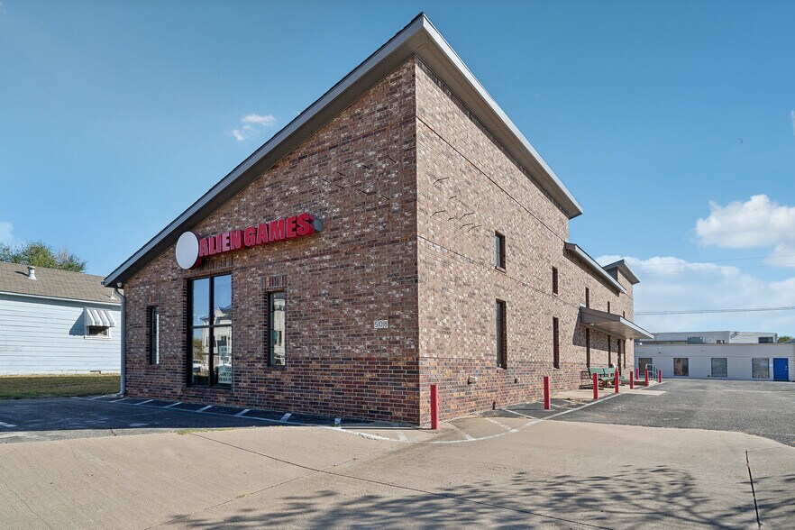 More Photos Of 508 E A St, Jenks Freestanding For Sale