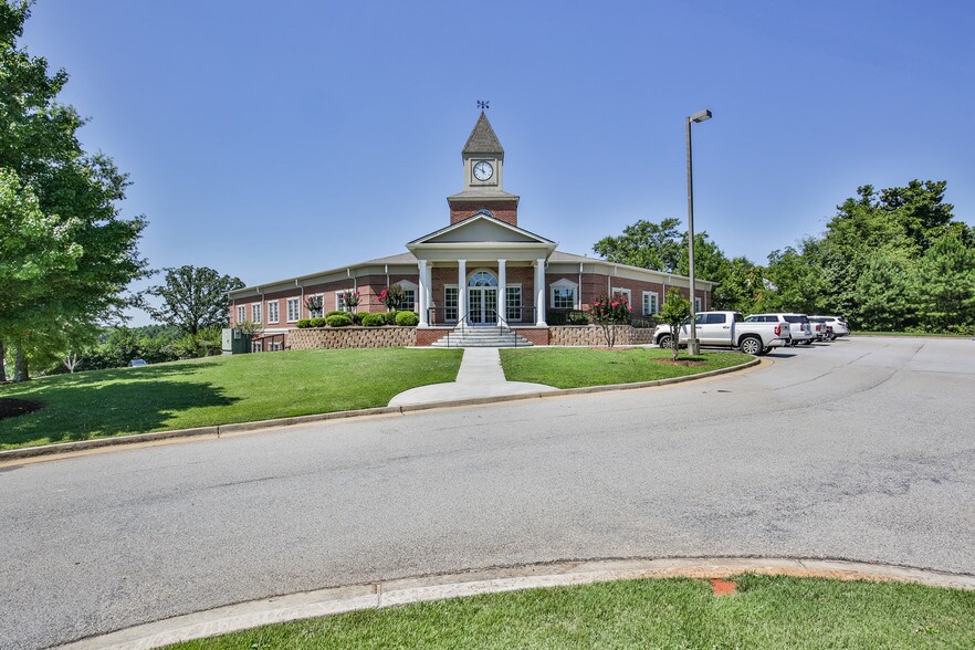 More Photos Of 500 Plantation Park Dr, Loganville Office For Lease