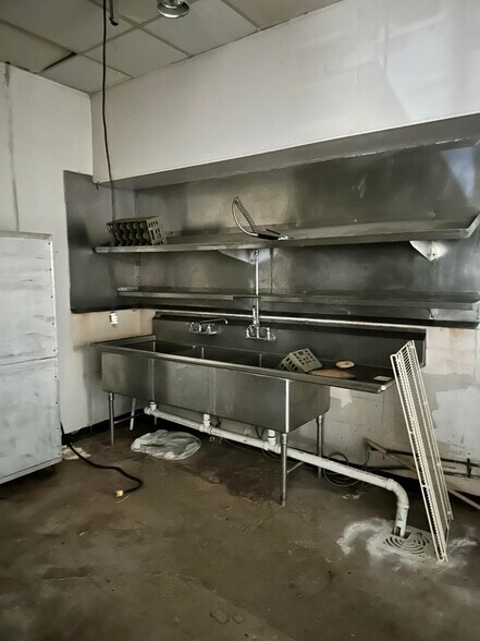 More Photos Of , San Antonio General Retail For Sale