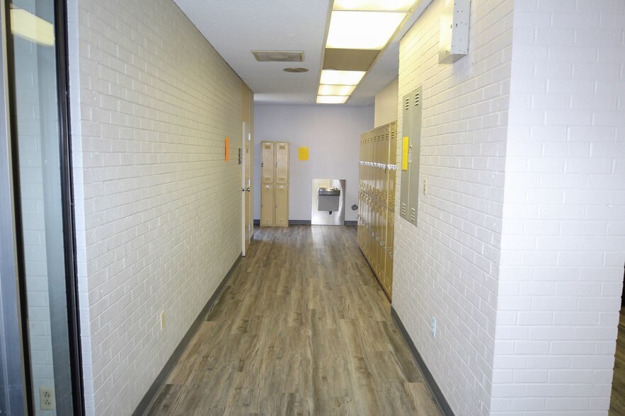 More Photos Of 210 S Kingshighway St, Sikeston Schools For Lease