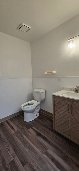 More Photos Of 1814 Empire Industrial Ct, Santa Rosa Warehouse For Sale