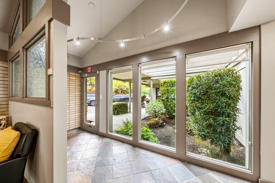 More Photos Of 537 Murphy Rd, Medford Medical For Lease