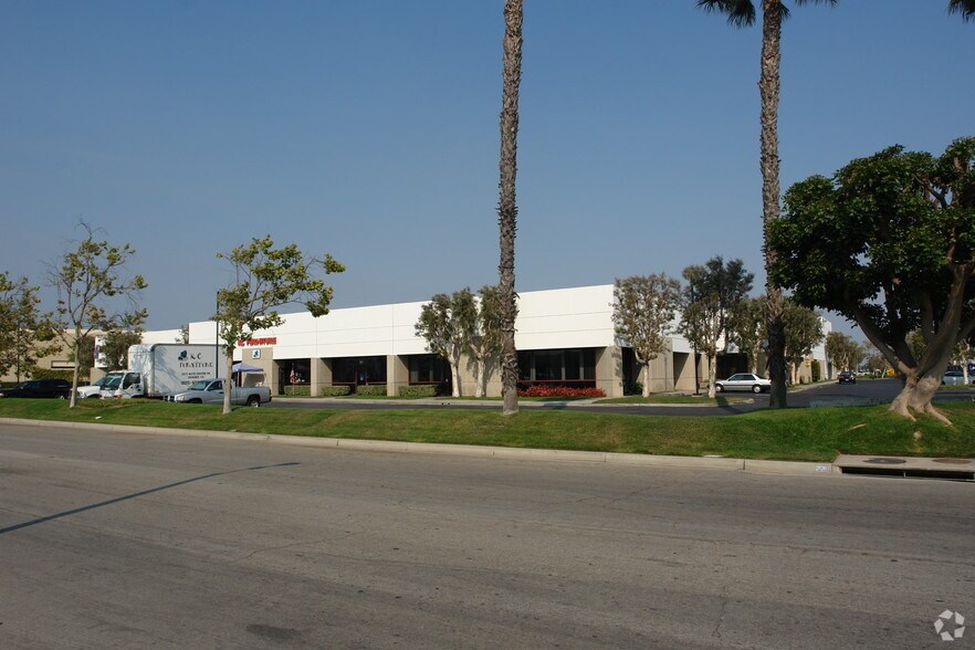 More Photos Of 2011 Auto Center Dr, Oxnard Research And Development For Lease
