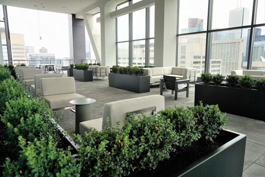 More Photos Of 480 University Ave, Toronto Office For Lease