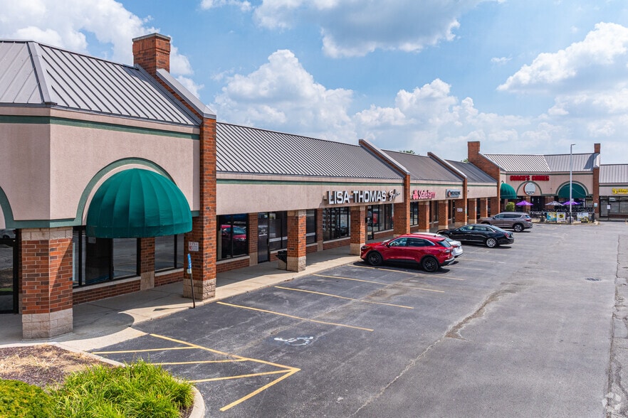 More Photos Of 8100-8134 W 143rd St, Orland Park General Retail For Lease