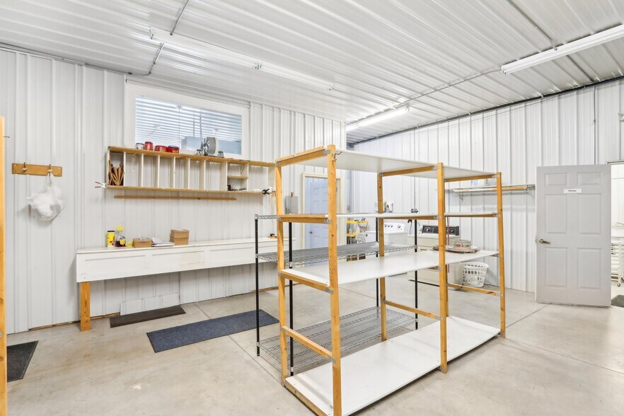 More Photos Of 680 Enterprise Dr, Lake Mills Freestanding For Lease