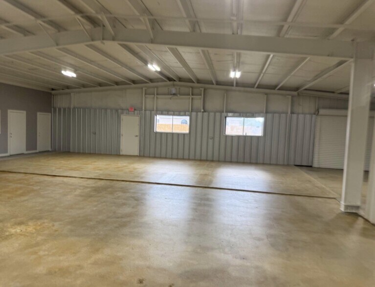More Photos Of 1250 Winfield Ln, Kemah Industrial For Lease