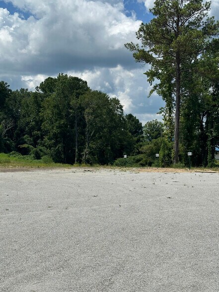 More Photos Of 825 Airport Dr, Alexander City Land For Lease