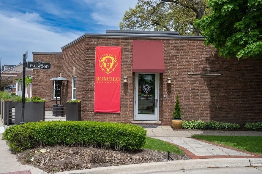 Primary Photo Of 23810 Woodward Ave, Pleasant Ridge Storefront Retail Office For Sale