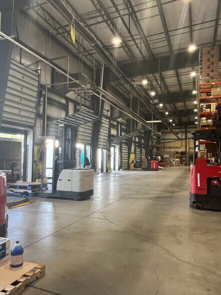 More Photos Of 1401 AIP Dr, Middletown Warehouse For Sale