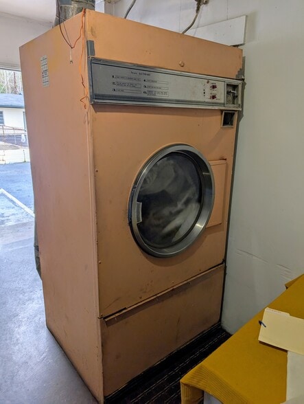 More Photos Of 1134 US Highway 80, Selma Hotel For Sale