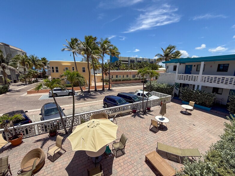 More Photos Of 315 Arthur St, Hollywood Hotel For Sale