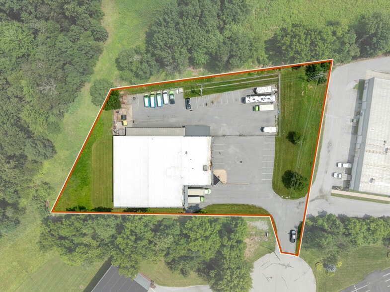 More Photos Of 3430 Woodbridge Ct, York Warehouse For Lease