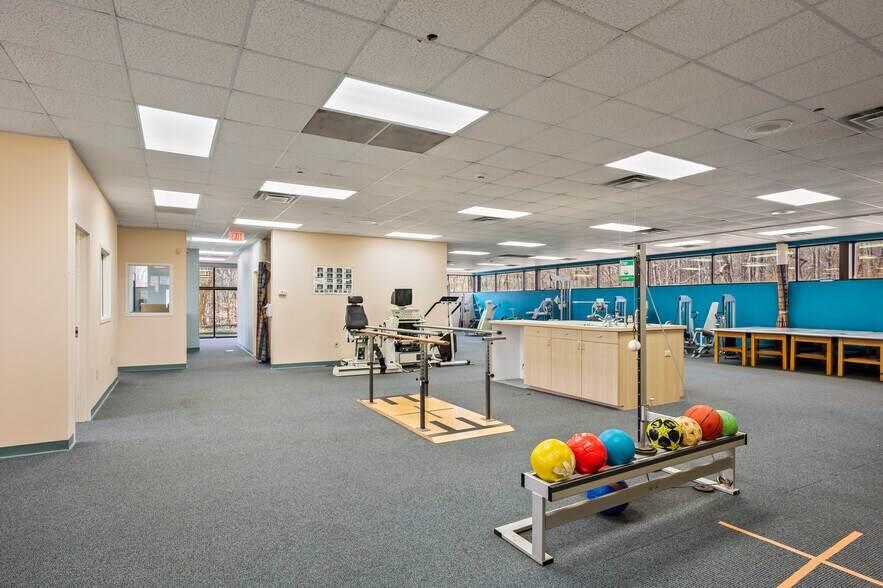 More Photos Of 257 W Kings Hwy, Eden Medical For Sale