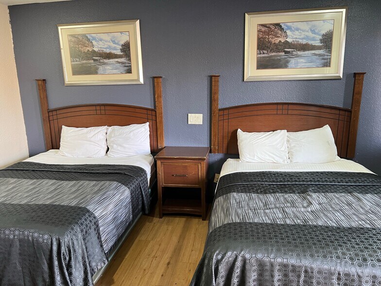 More Photos Of 910 Avenue Q, Lubbock Hotel For Sale