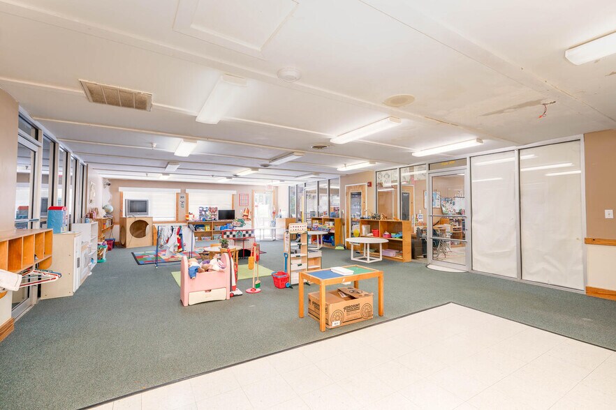 More Photos Of 2081 Mesa Valley Way, Austell Specialty For Sale