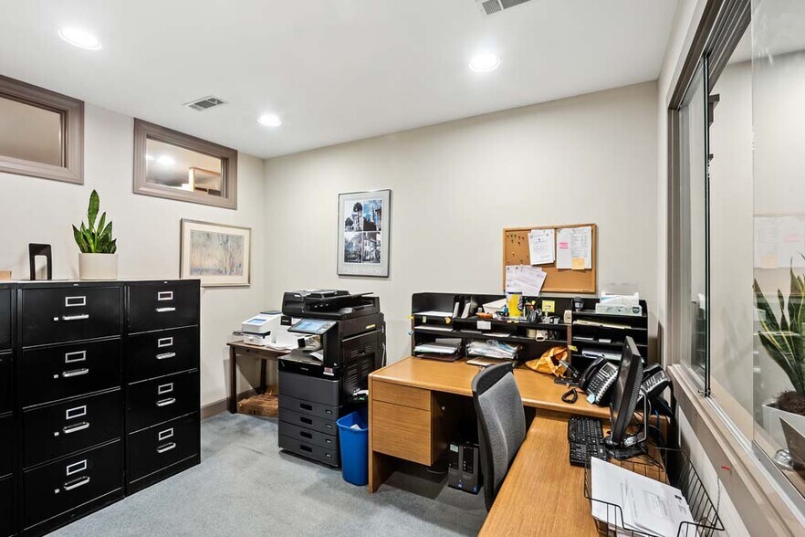 More Photos Of 11 Broad St, Charleston Office Residential For Lease