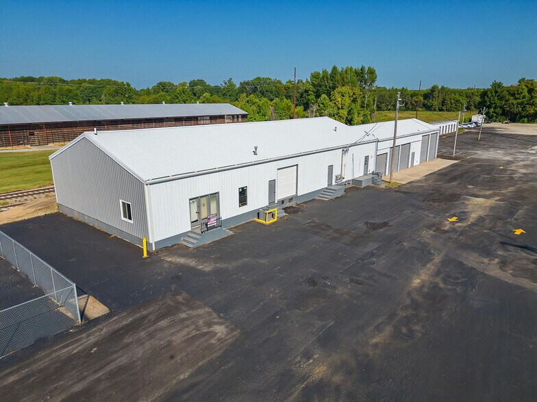 More Photos Of 123-139 Ragland Rd, Jackson Warehouse For Lease