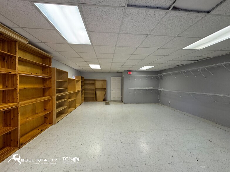 More Photos Of 196 Weatherly Dr, Fayetteville Freestanding For Lease